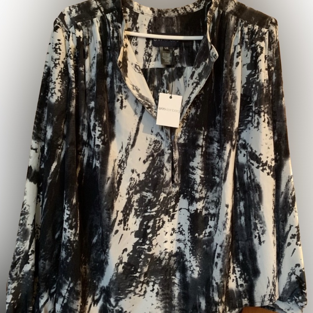 Erin Kleinberg Blouse v-neck long sleeves black grey white tiedye motif elegant